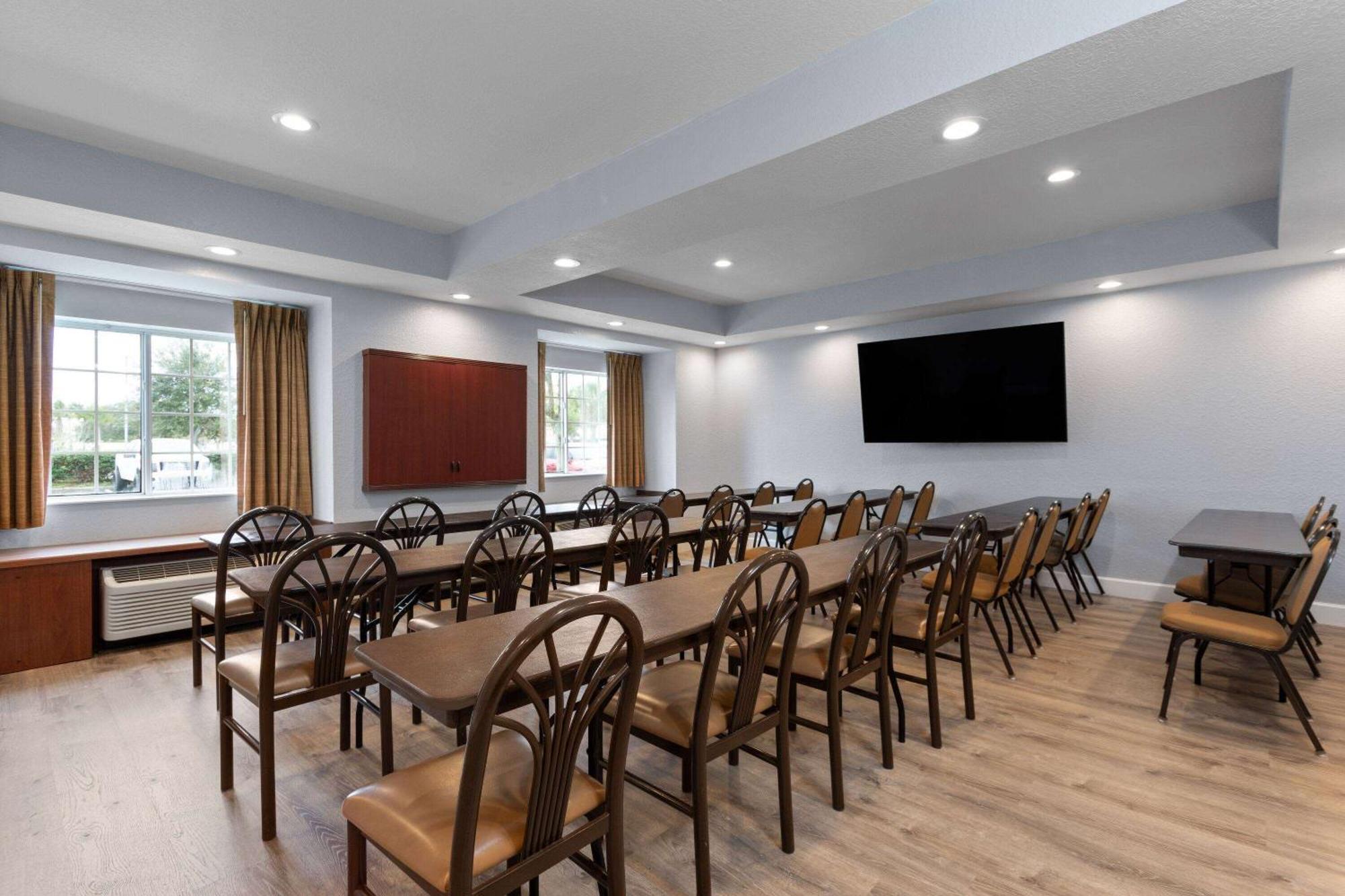 Microtel Inn And Suites - Zephyrhills Εξωτερικό φωτογραφία